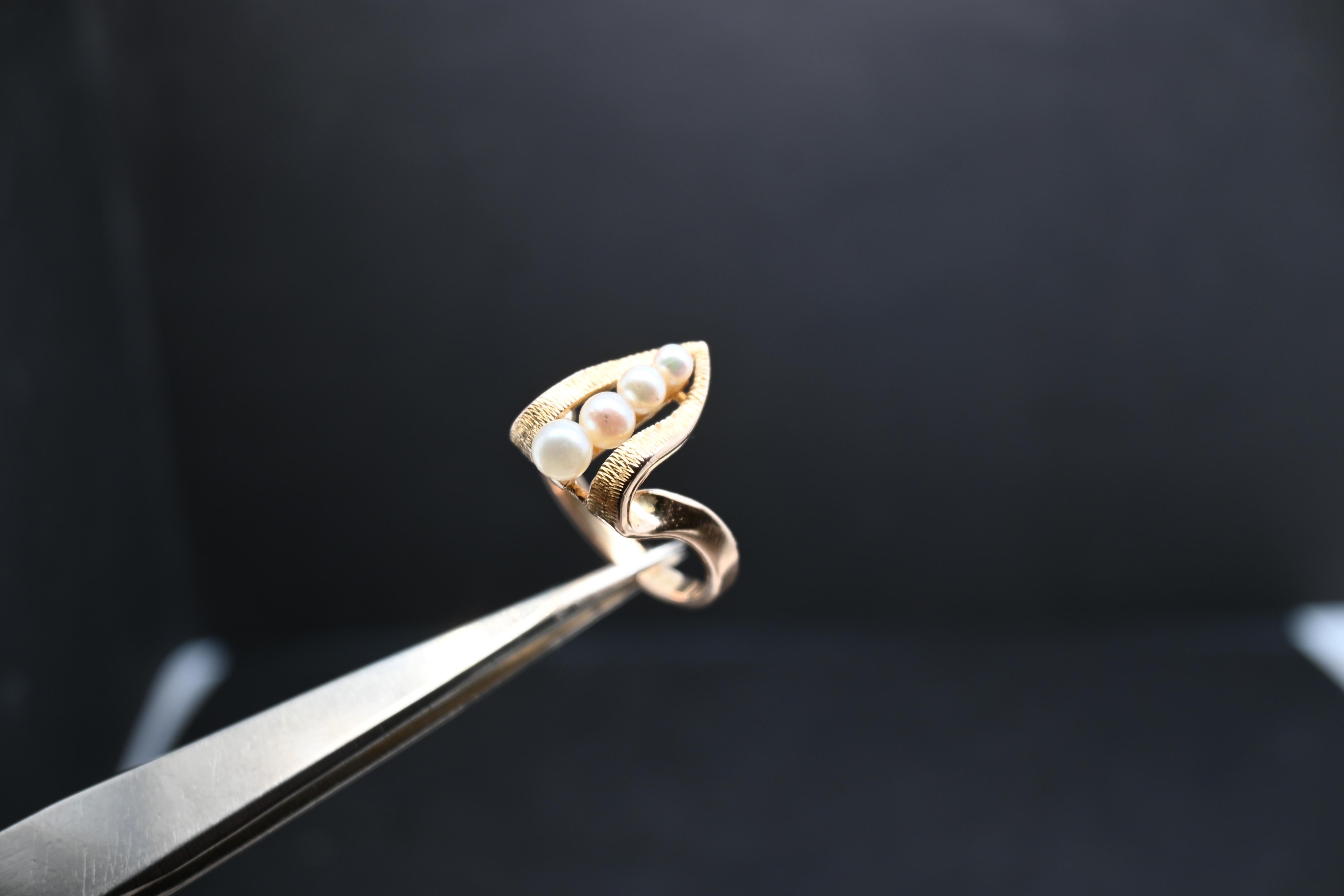 Ring Yellow Gold 18 Carats With Cultured Pearls For Sale 3