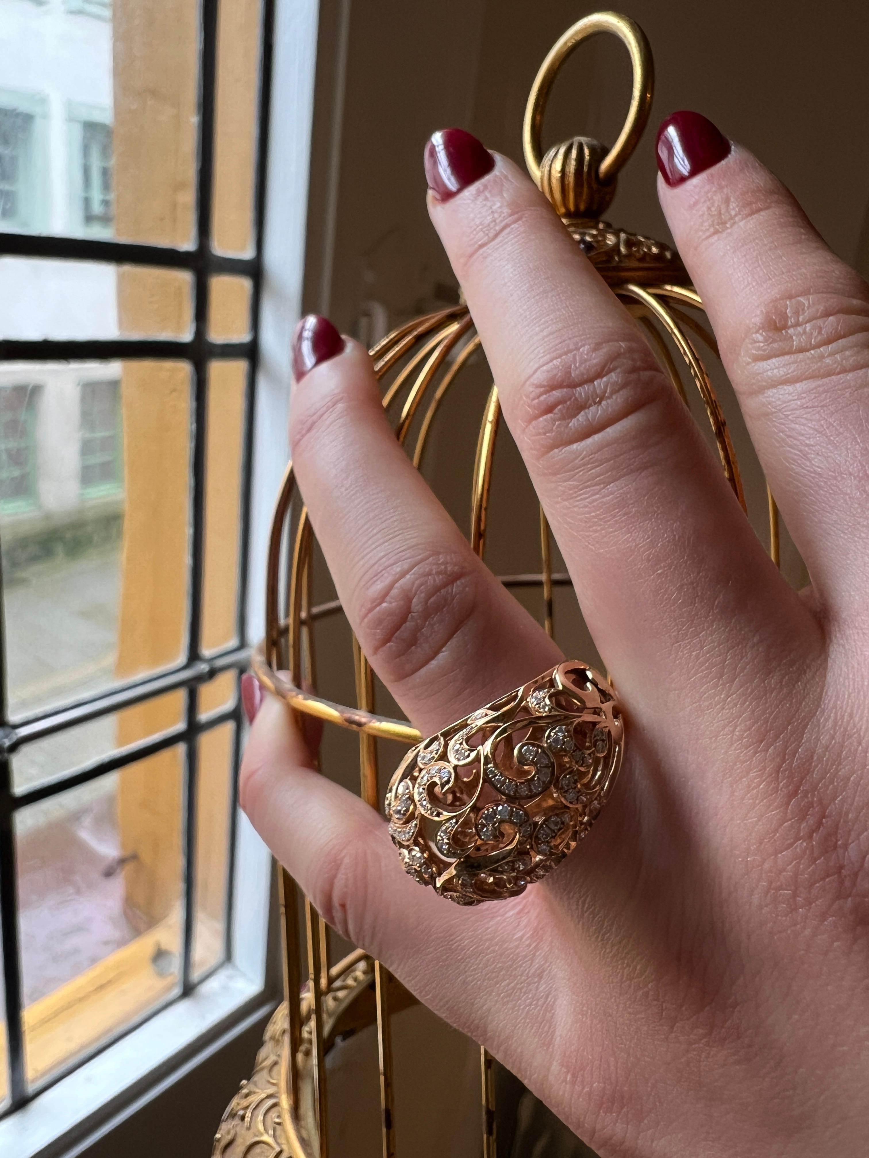 Ring Yellow Gold 18 Carats With Lace Details Diamonds 1.02 Carats In New Condition For Sale In Vannes, FR