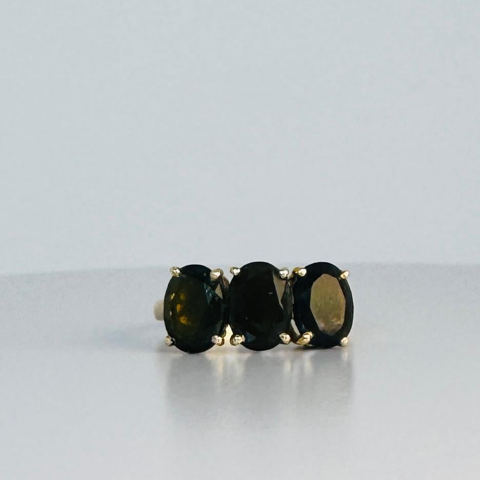 Ring  yellow gold 9 carat with dark 3 green tourmalines oval facetted 3 carat For Sale 6