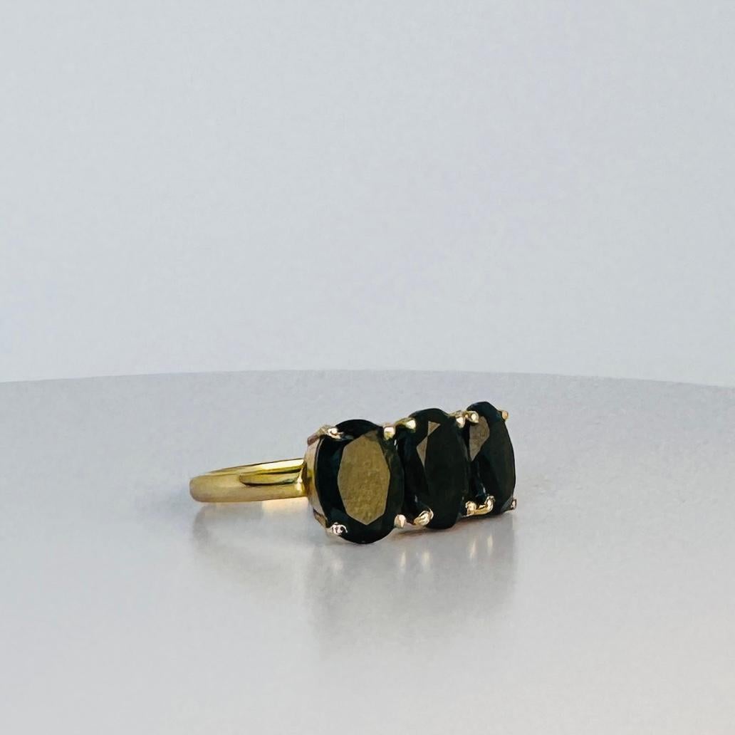 Ring  yellow gold 9 carat with dark 3 green tourmalines oval facetted 3 carat For Sale 1
