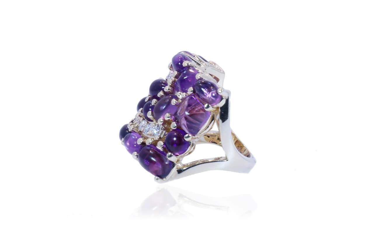 Cabochon Ring Yellow Gold Amethyst 10 cts. & Diamonds 0.44 cts. For Sale