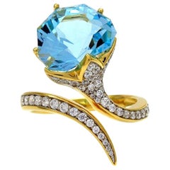 Ring Yellow Gold Blue Topaz 6.65 Carat Diamonds