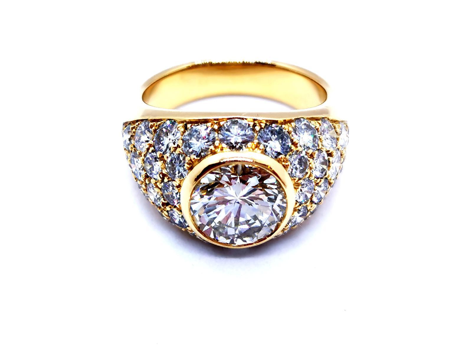 Gelbgold-Ring mit Diamanten im Angebot 9