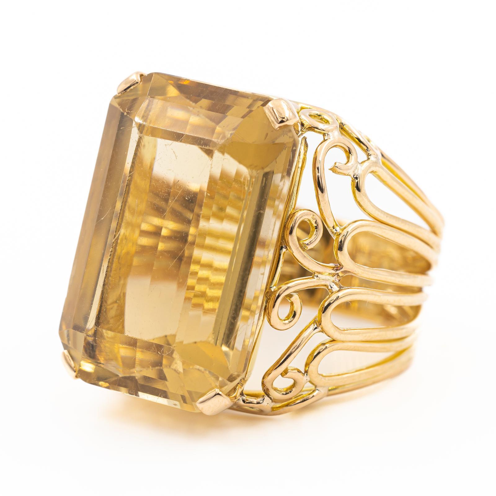 Ring Yellow Gold In Excellent Condition For Sale In PARIS, FR