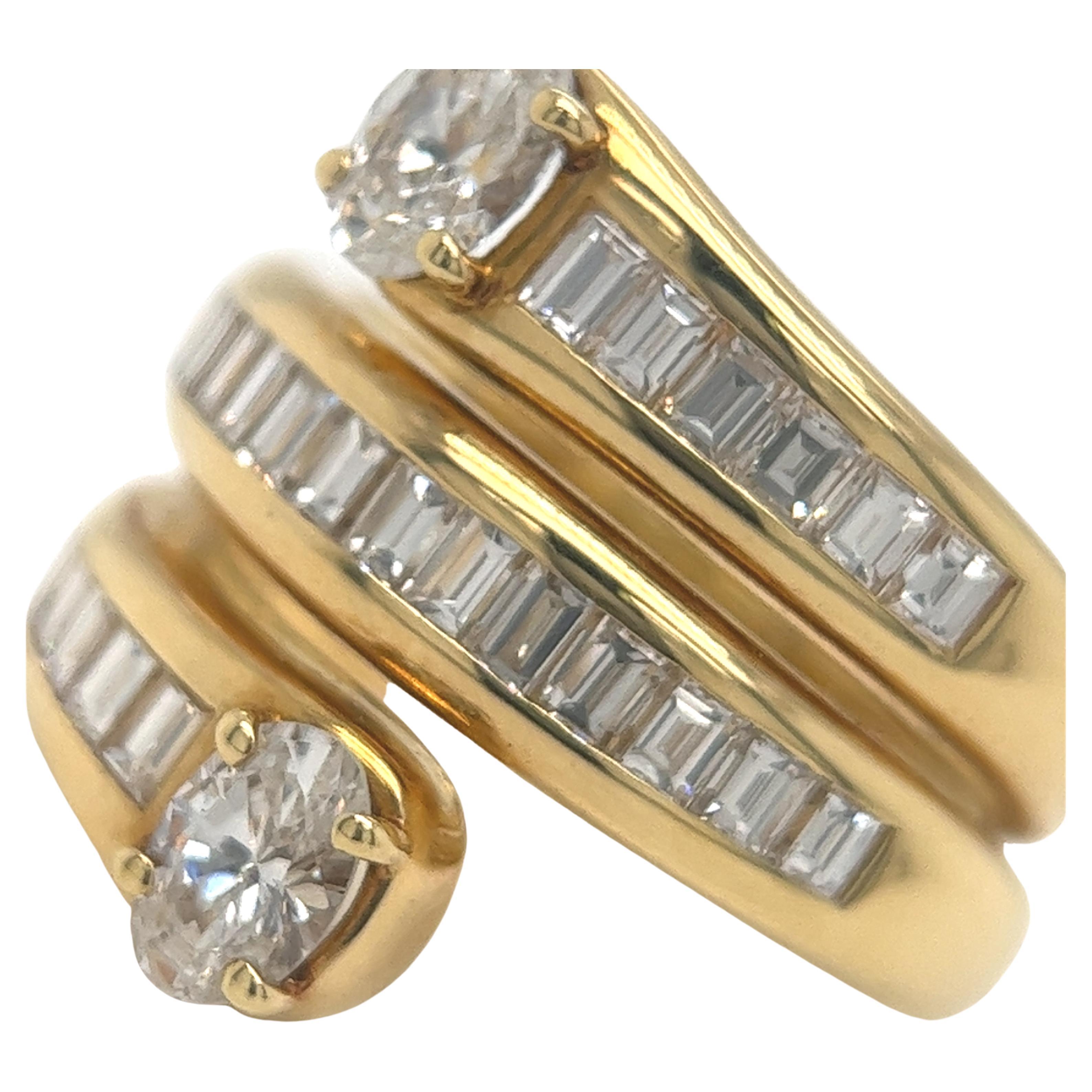 Ring aus Gelbgold mit Baguettes und ovalen Diamanten 2,52 Karat. (Ovalschliff) im Angebot