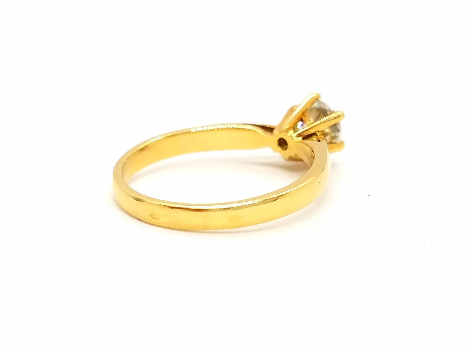 Ring aus Gelbgold mit Diamanten im Angebot 7