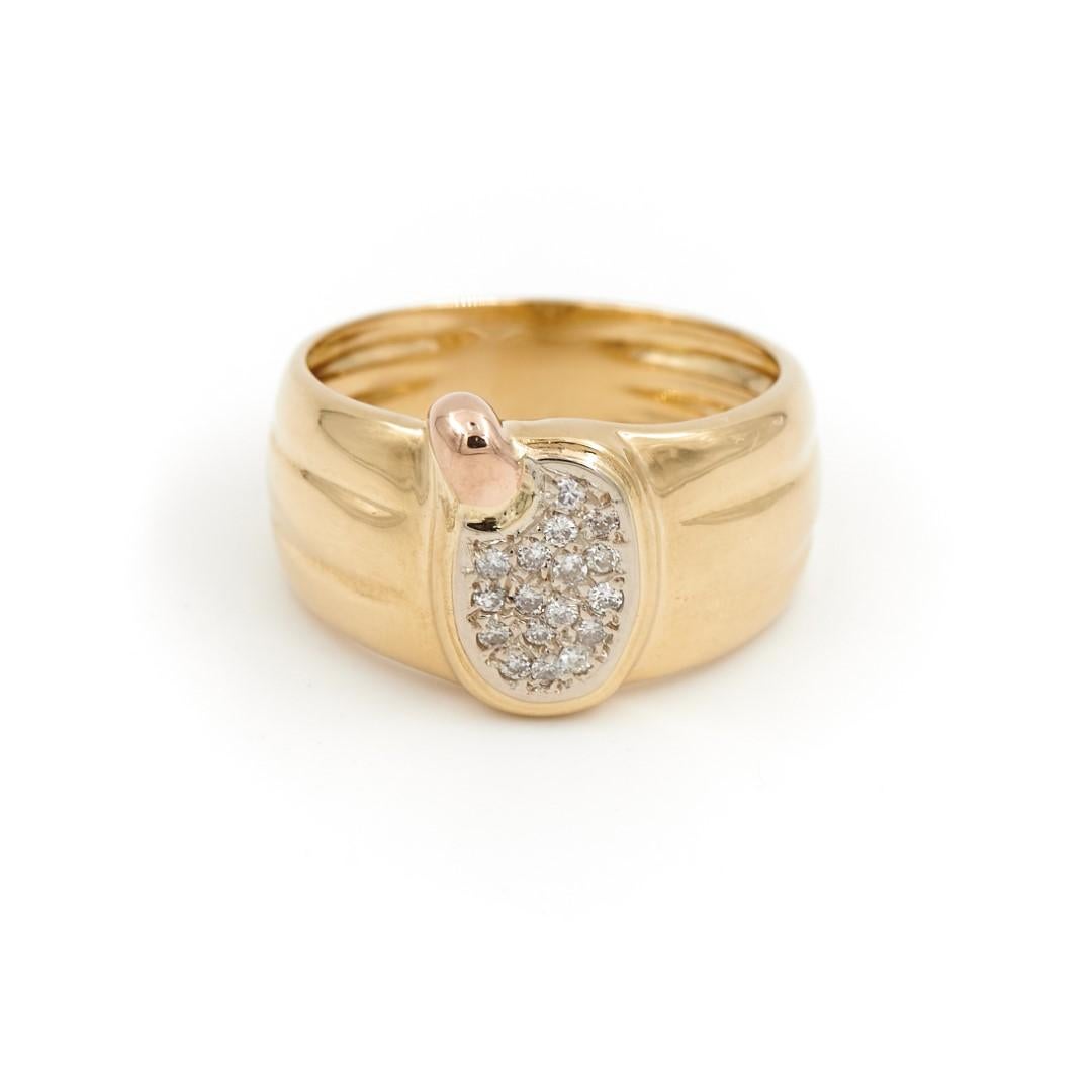 Ring in yellow et rose gold 750 thousandths (18 carats). set with a diamond paving. Total estimated diamond's weight: 0.17 ct. Finger's size: 59. Upside width: 1.32 cm. Total weight: 8.62 g. Owl hallmark. Excellent condition
