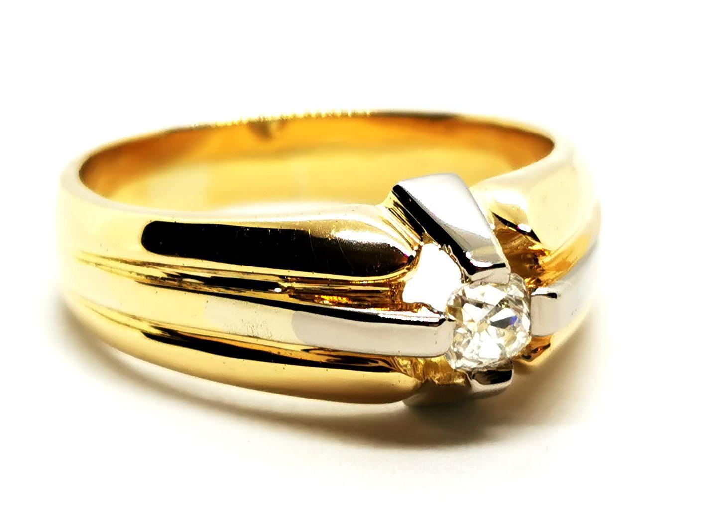Ring aus Gelbgold mit Diamanten (Antiker Kissenschliff) im Angebot