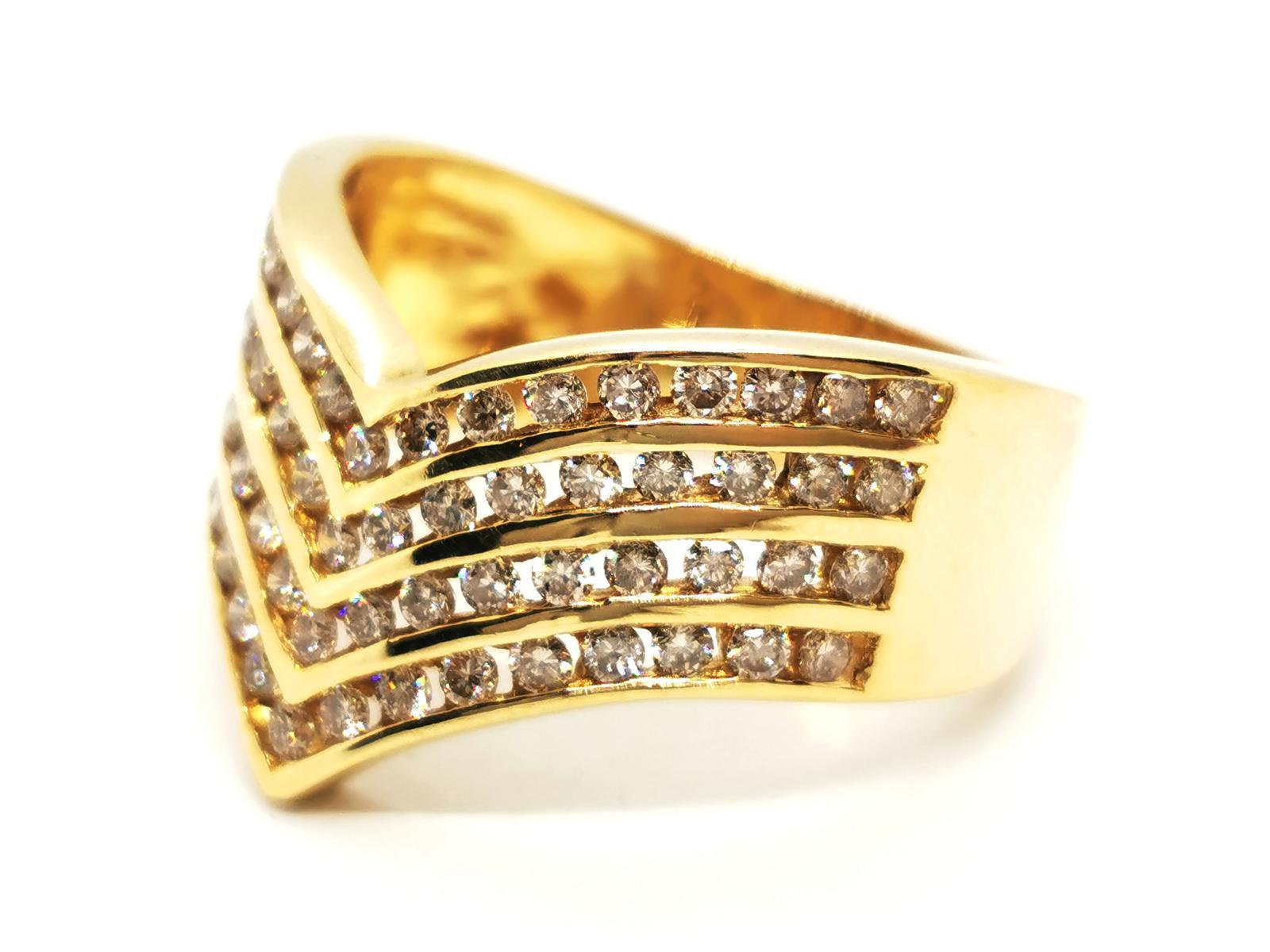 Gelbgold-Ring mit Diamanten (Brillantschliff) im Angebot