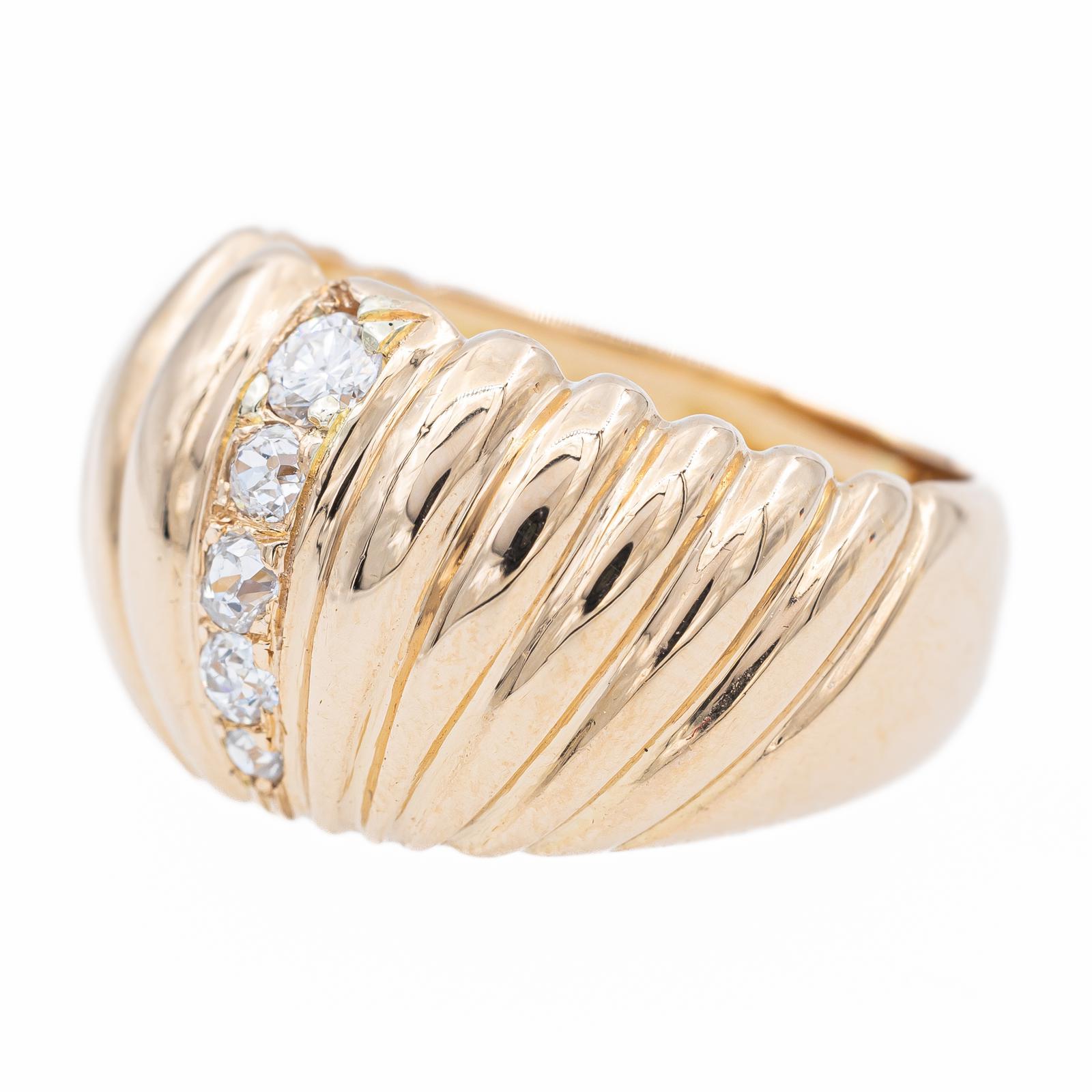Ring aus Gelbgold mit Diamanten (Brillantschliff) im Angebot