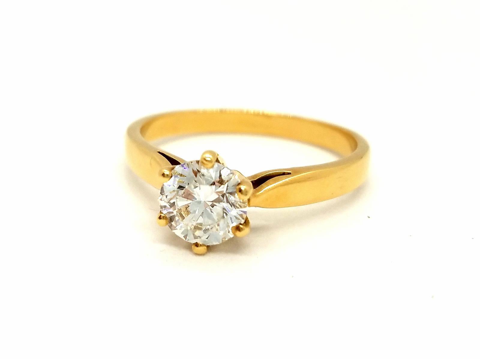 Ring aus Gelbgold mit Diamanten im Angebot 1