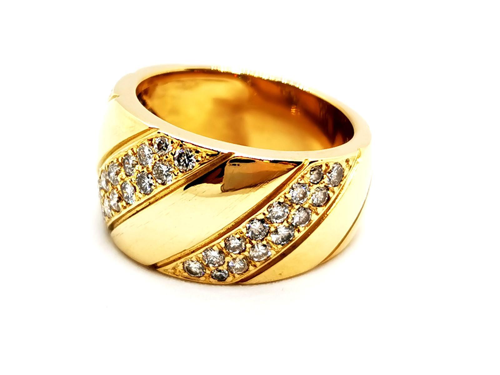 Ring aus Gelbgold mit Diamanten im Angebot 1