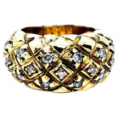 Ring aus Gelbgold mit Diamanten