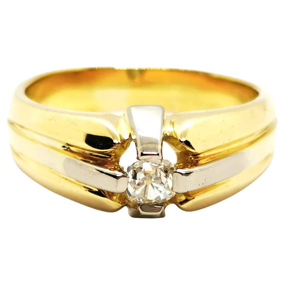 Ring aus Gelbgold mit Diamanten im Angebot