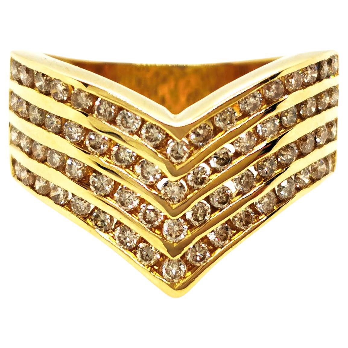 Gelbgold-Ring mit Diamanten im Angebot