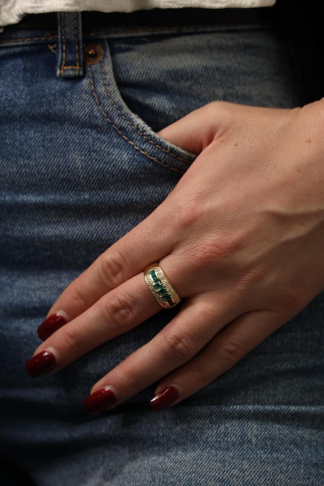 Ring Yellow GoldEmerald
