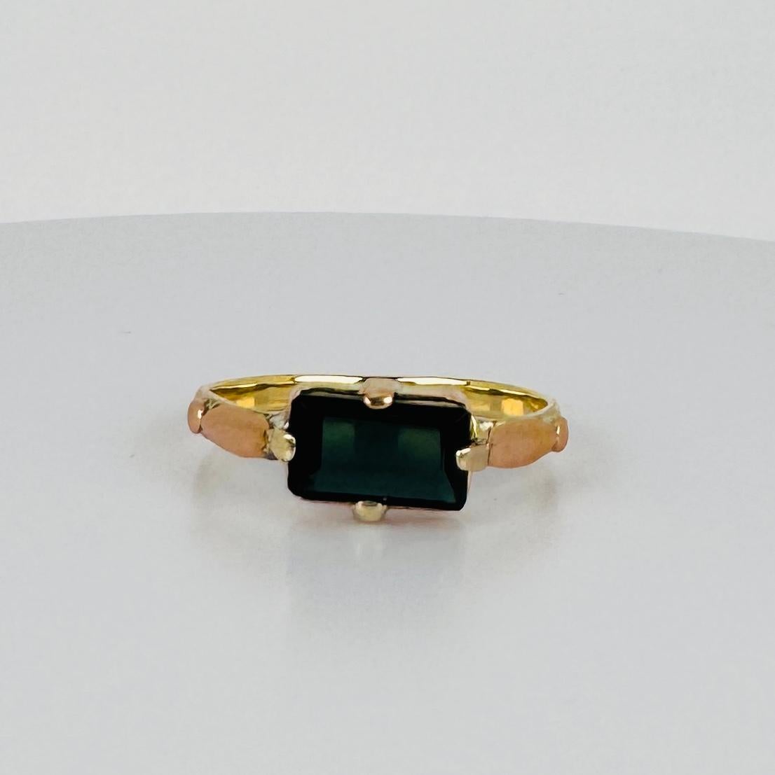 Emerald Cut Ring yellow rose gold 18 carat with black natural tourmaline of 1.5 carat
