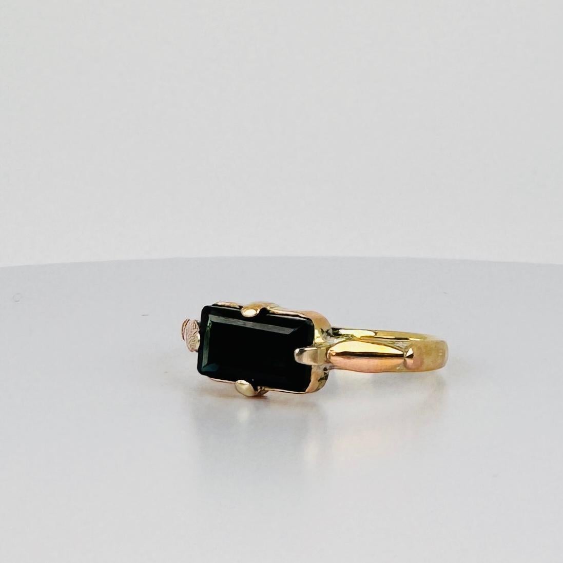Ring yellow rose gold 18 carat with black natural tourmaline of 1.5 carat In Good Condition In Heemstede, NL