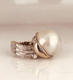 Ring, F.T Engraved, Retro South Sea Ring 18 Karat, Yellow and White Diamond Ring