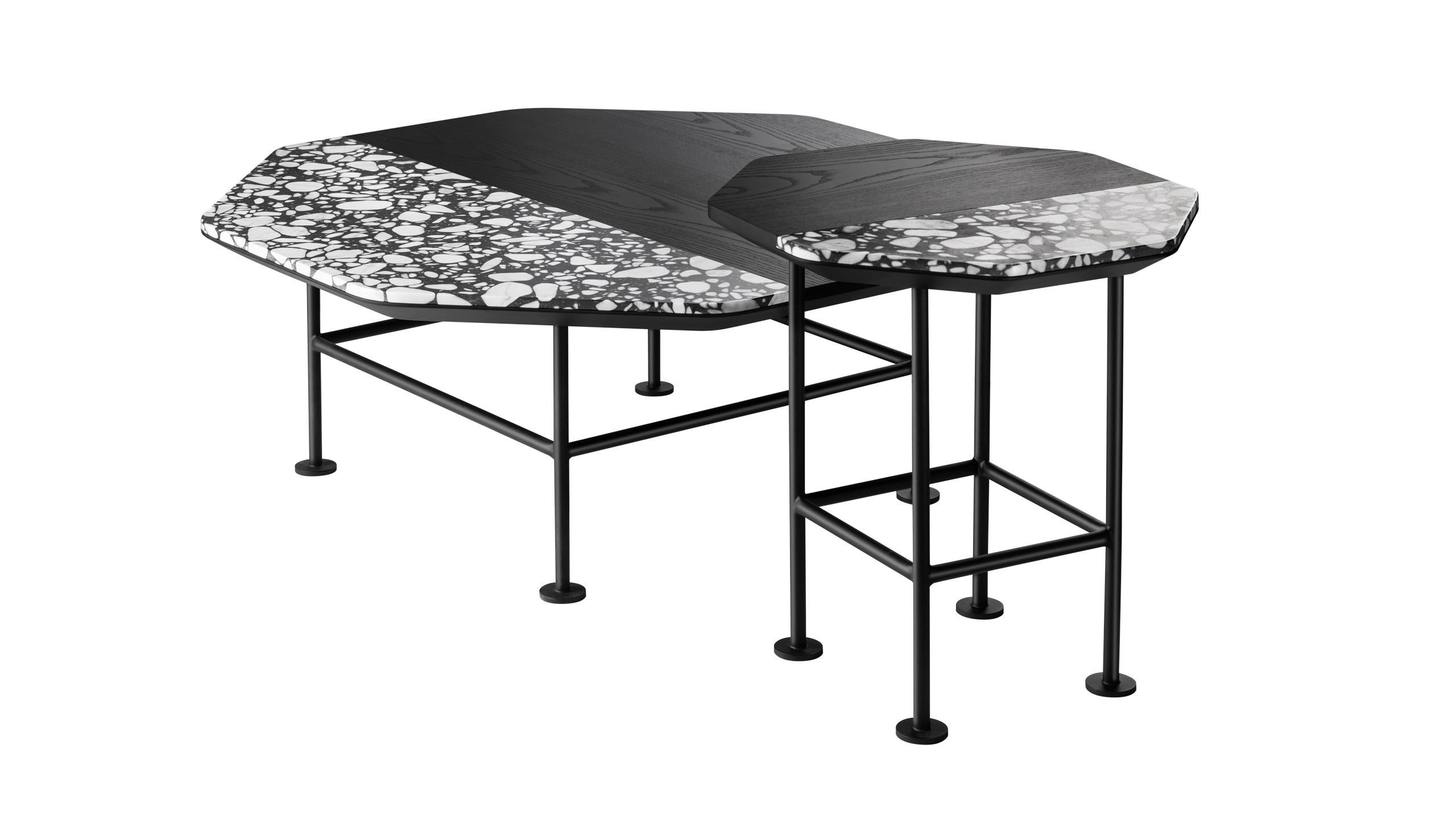 Moderne Table basse Ringo avec pieds noirs laqués, par Matteo Zorzenoni en vente