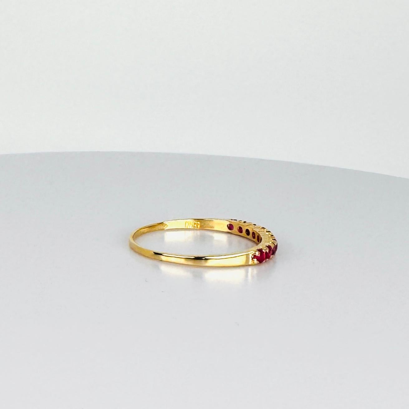 Rings 18k yellow gold round faceted emeralds, sapphires, rubies of 0.30 carat For Sale 6