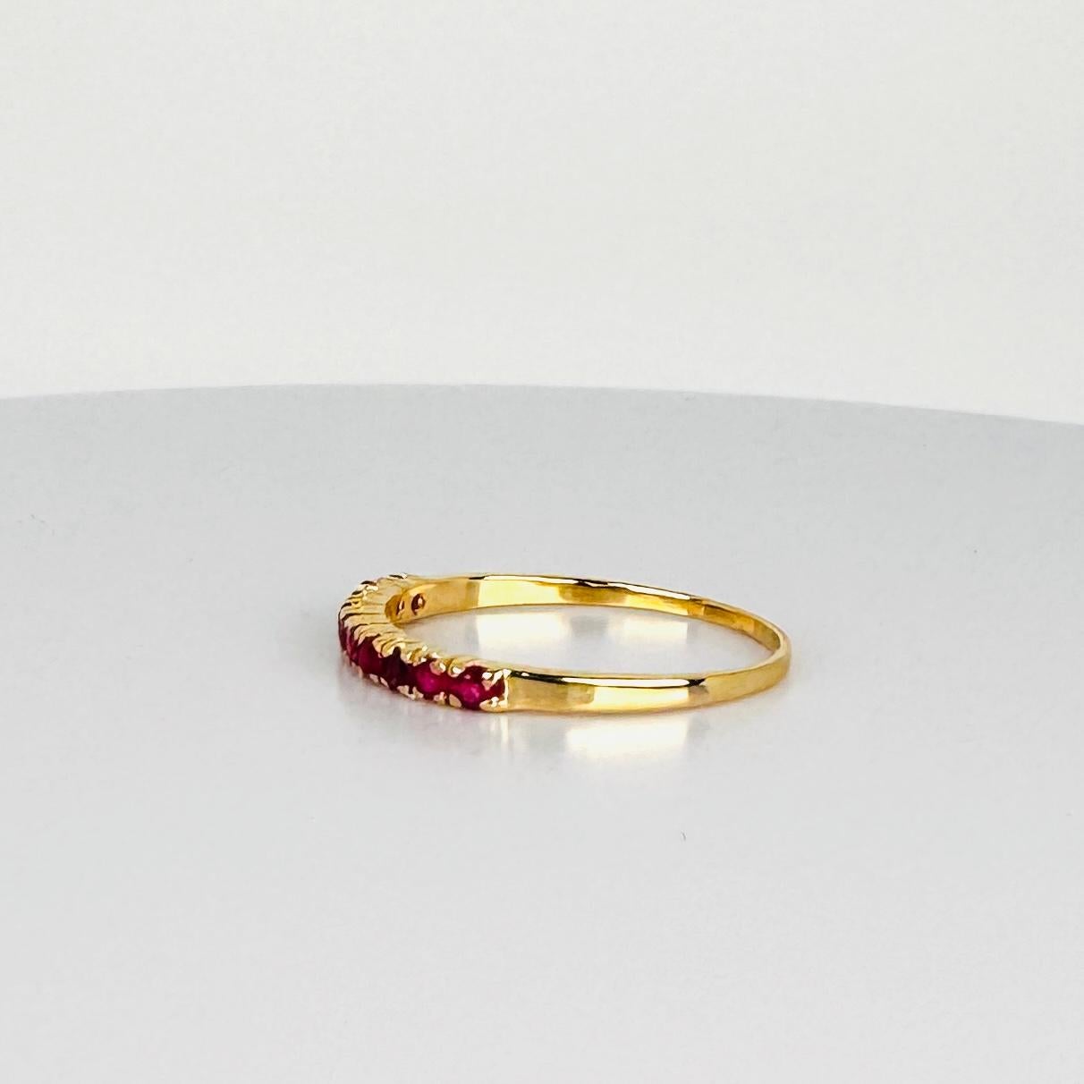 Rings 18k yellow gold round faceted emeralds, sapphires, rubies of 0.30 carat For Sale 8