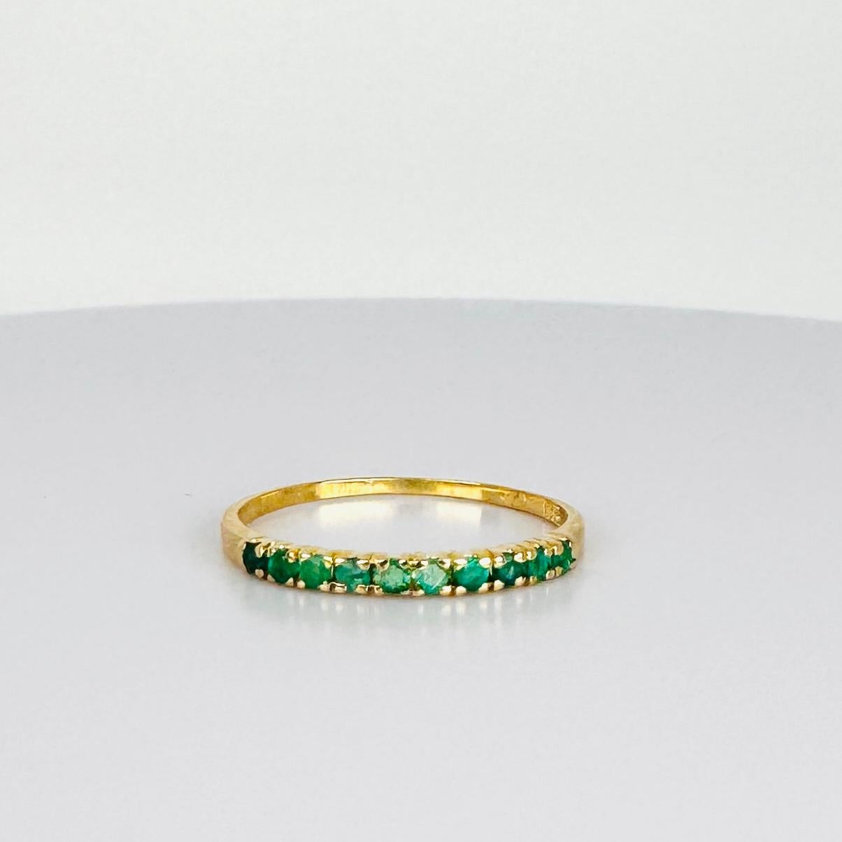 Rings 18k yellow gold round faceted emeralds, sapphires, rubies of 0.30 carat For Sale 14