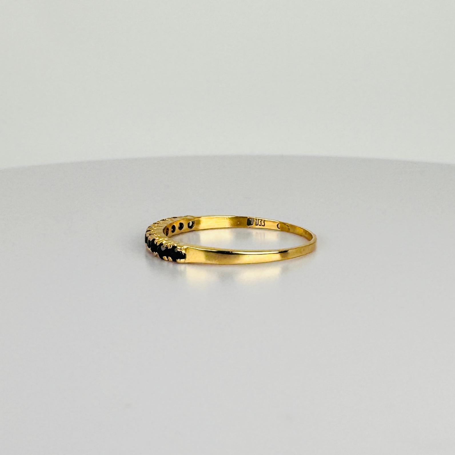 Rings 18k yellow gold round faceted emeralds, sapphires, rubies of 0.30 carat For Sale 1