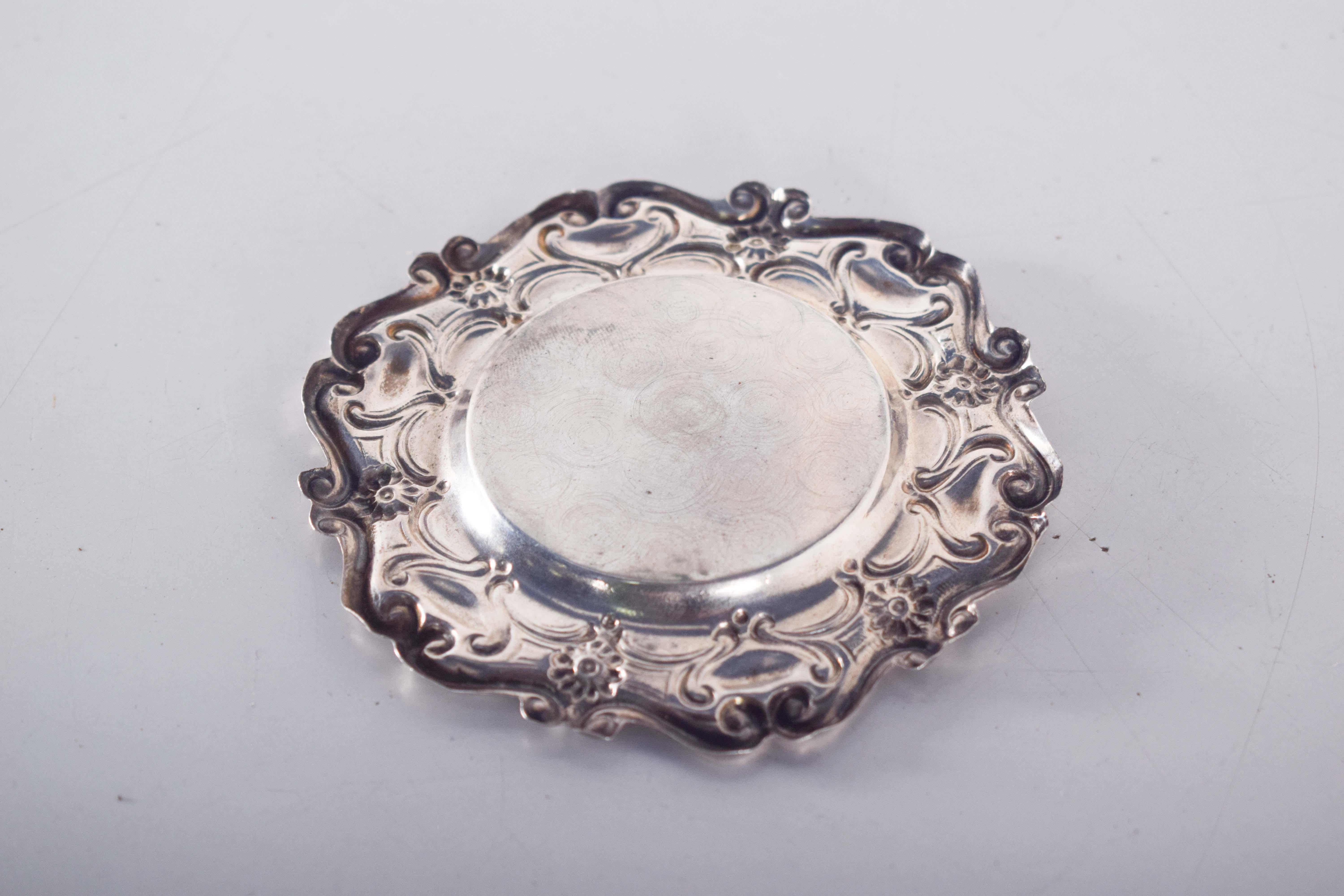 Ringe Lavendel in geschliffenem Silber mit Ausschnitt, dekoriert in Relief im Zustand „Gut“ im Angebot in Lisboa, Lisboa