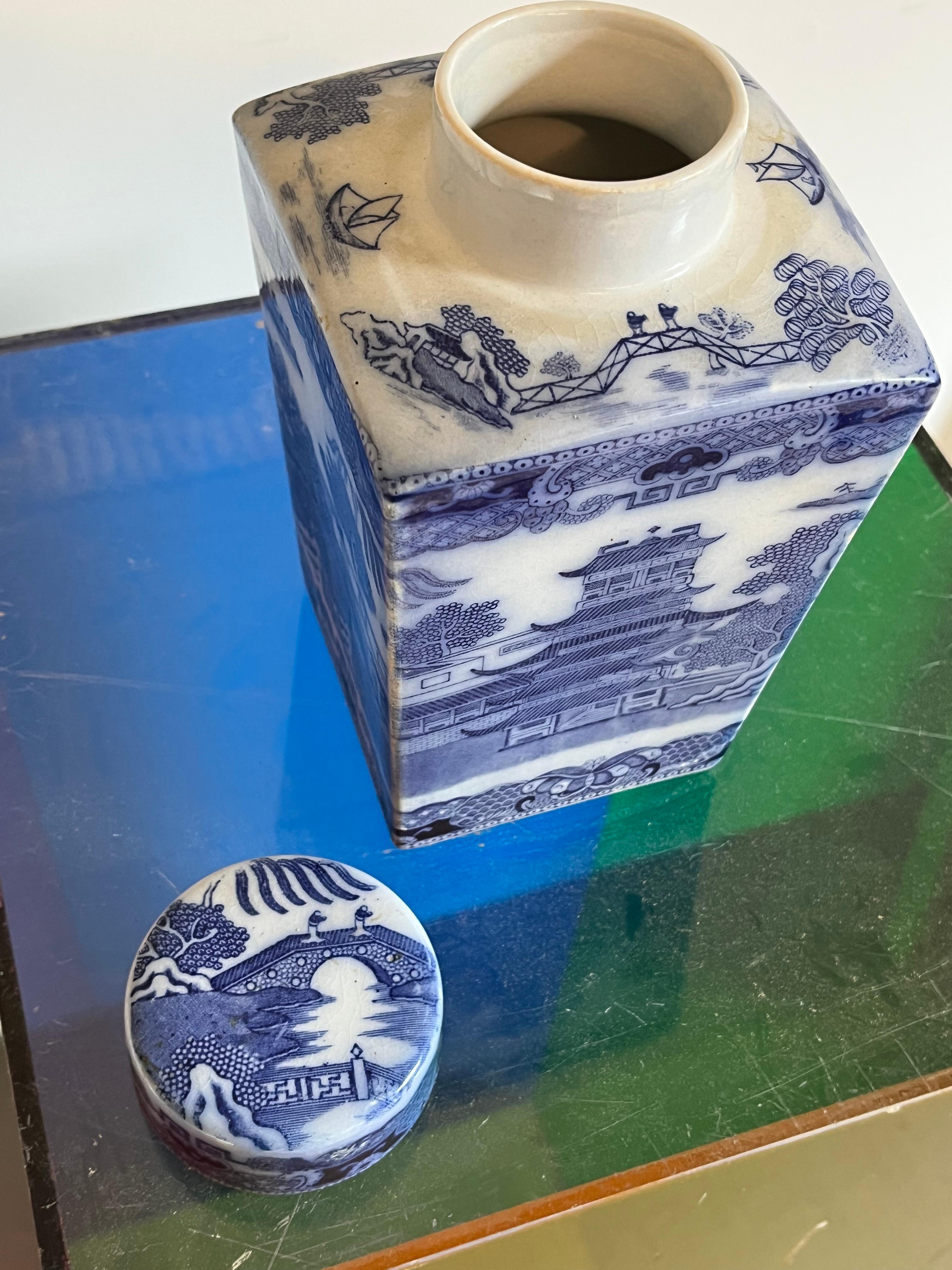20th Century Rington’s Tea Canister, Chinese Willow Pattern, B85