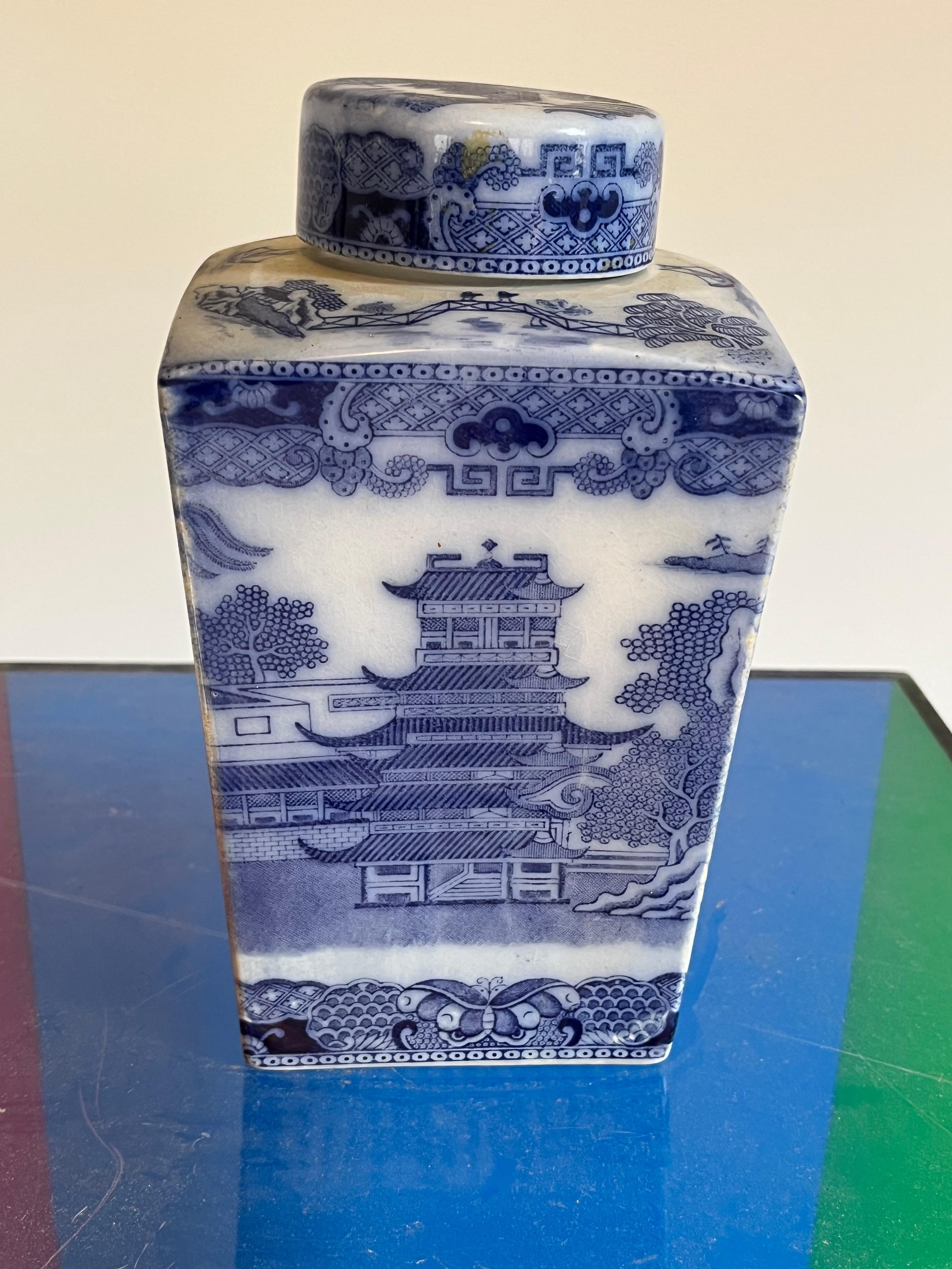 Porcelain Rington’s Tea Canister, Chinese Willow Pattern, B85