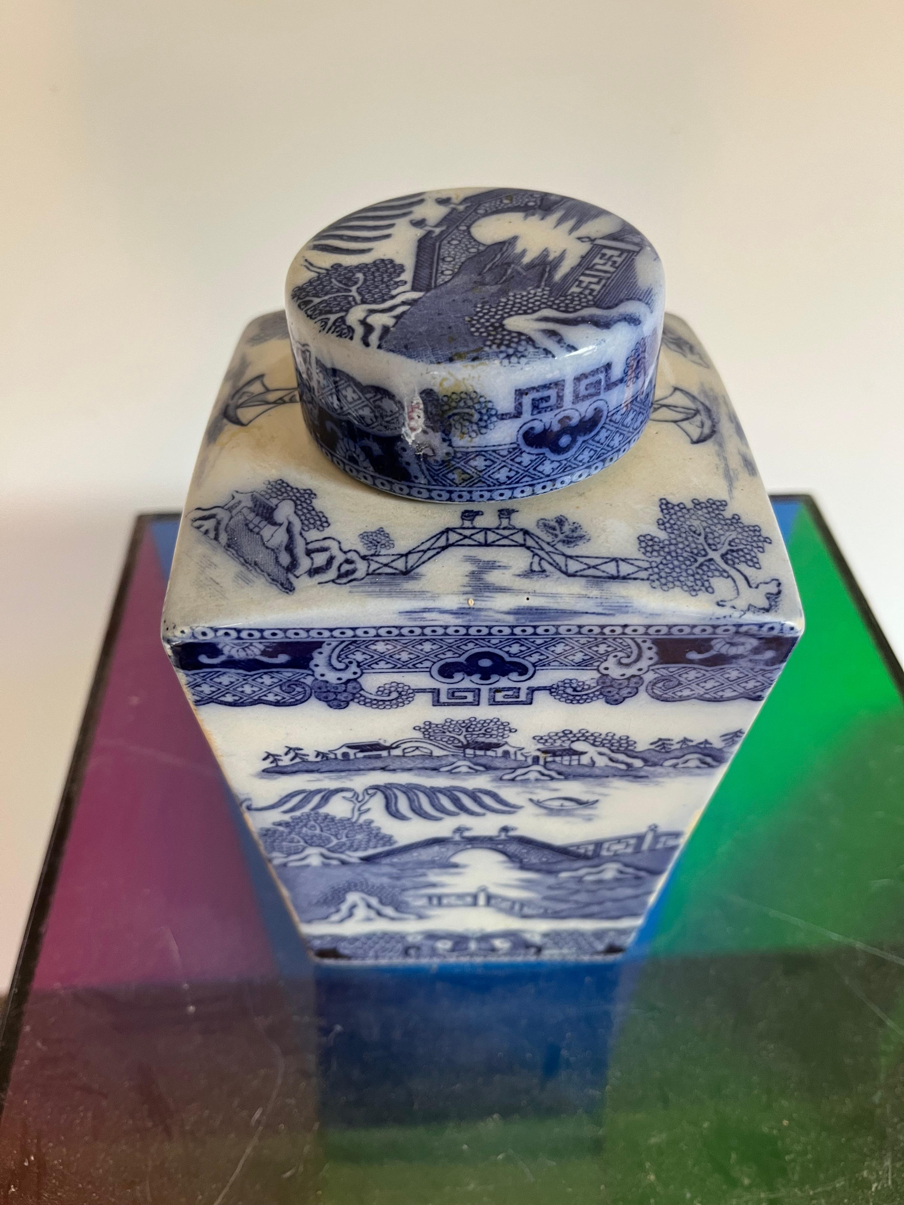 Rington’s Tea Canister, Chinese Willow Pattern, B85 1