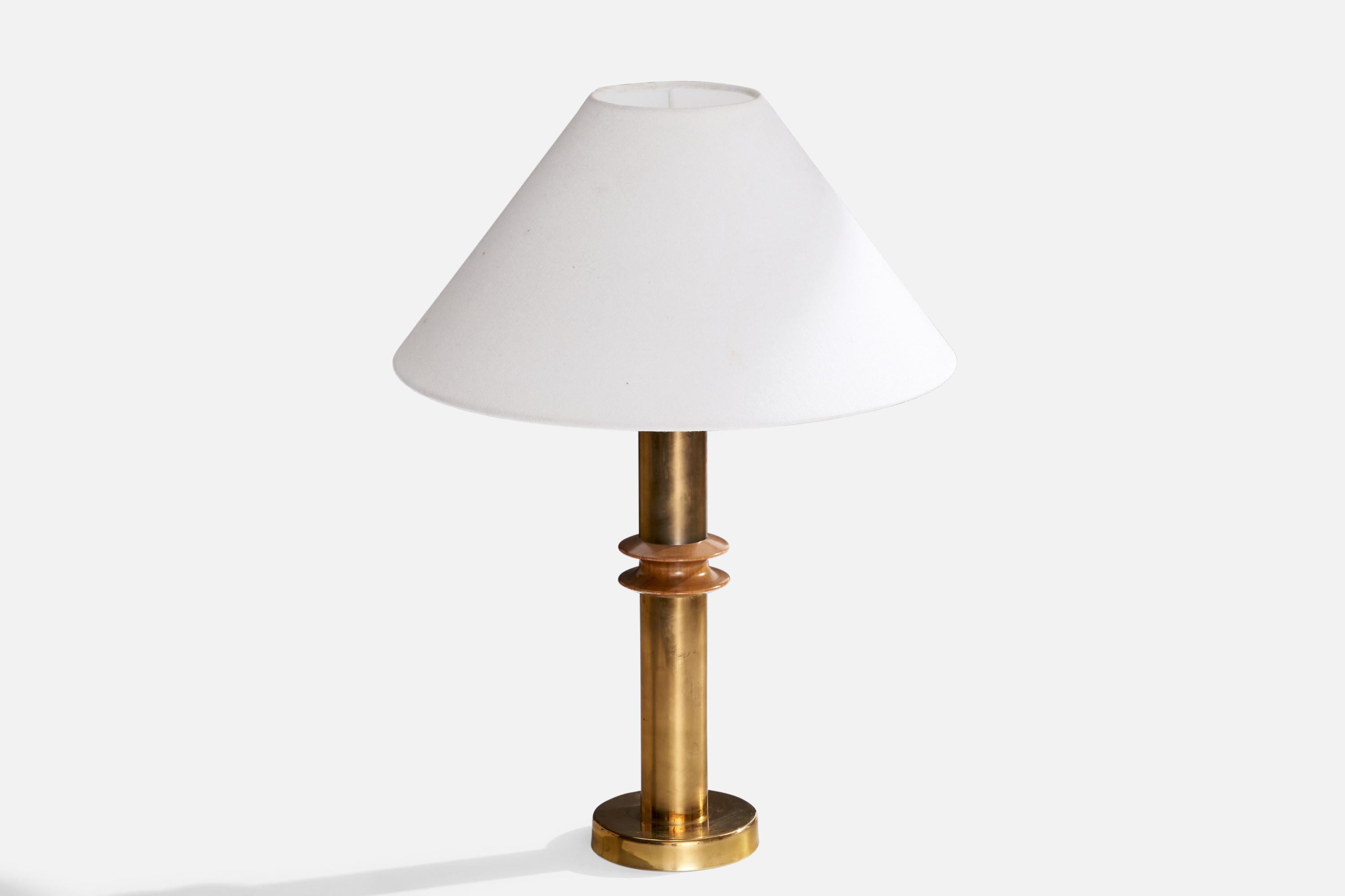 Suédois Ringus, lampe de table, laiton, teck, Suède, années 1950 en vente
