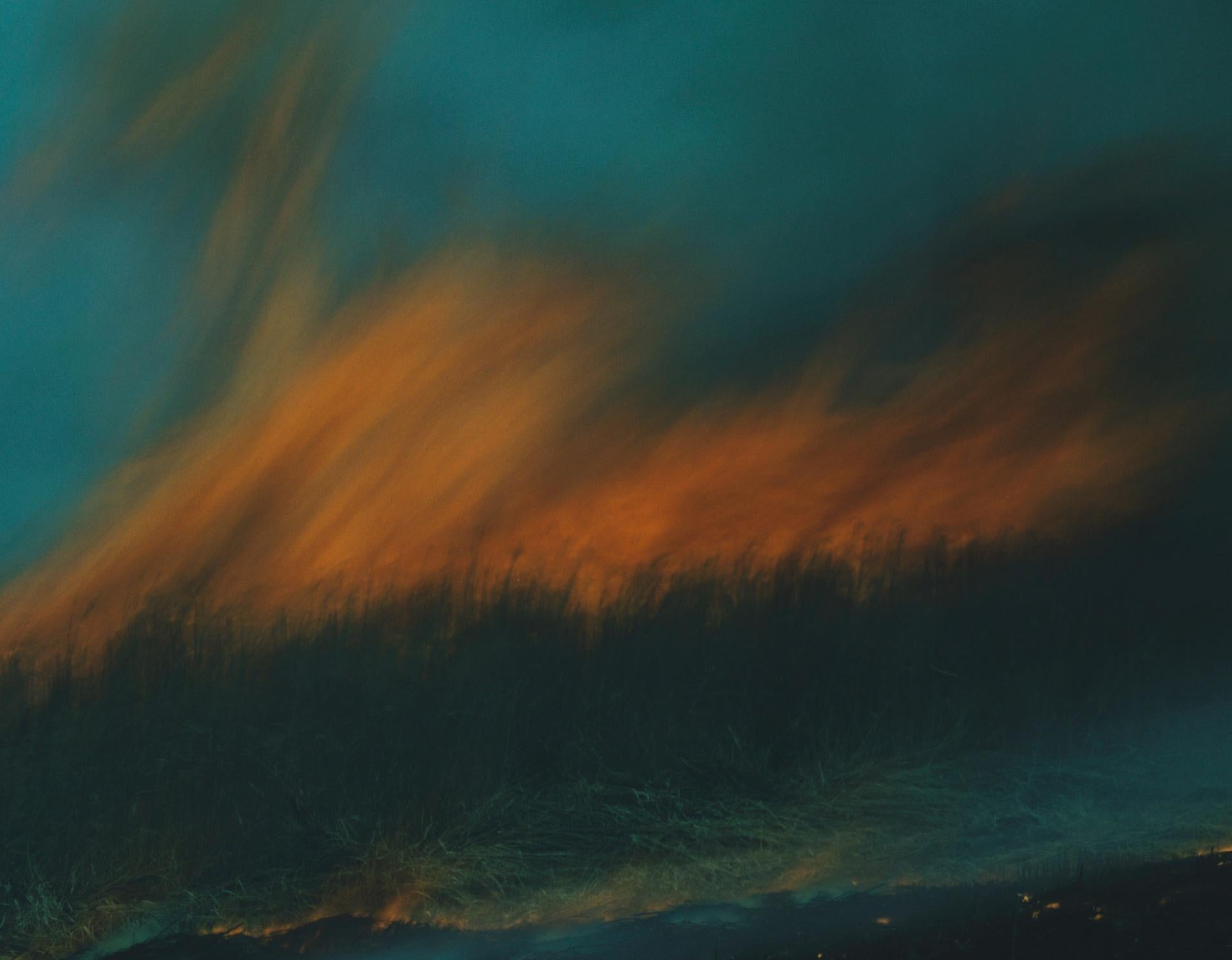 Ohne Titel, aus der Serie ''Ametsuchi'' - Rinko Kawauchi, Landschaft, Feuer, Kunst im Angebot 1