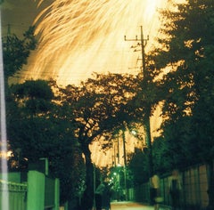 Sans titre, de la série de Rinko Kawauchi « Hanabi », Ciel, Cheminée, Nuit