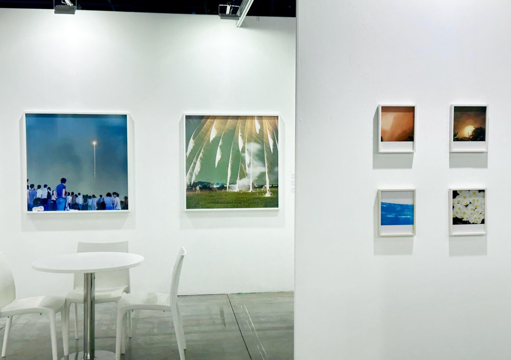 Ohne Titel, aus der Serie von 'Hanabi' - Rinko Kawauchi, Himmel, Feuerwerk, Nacht im Angebot 2