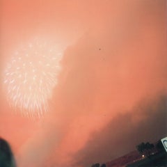 Sin título, de la serie "Hanabi" - Rinko Kawauchi, Cielo, Fuegos artificiales, Noche