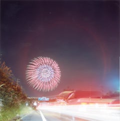 Ohne Titel, aus der Serie von „Hanabi“ Rinko Kawauchi, Himmel, Feuerwerk, Nacht