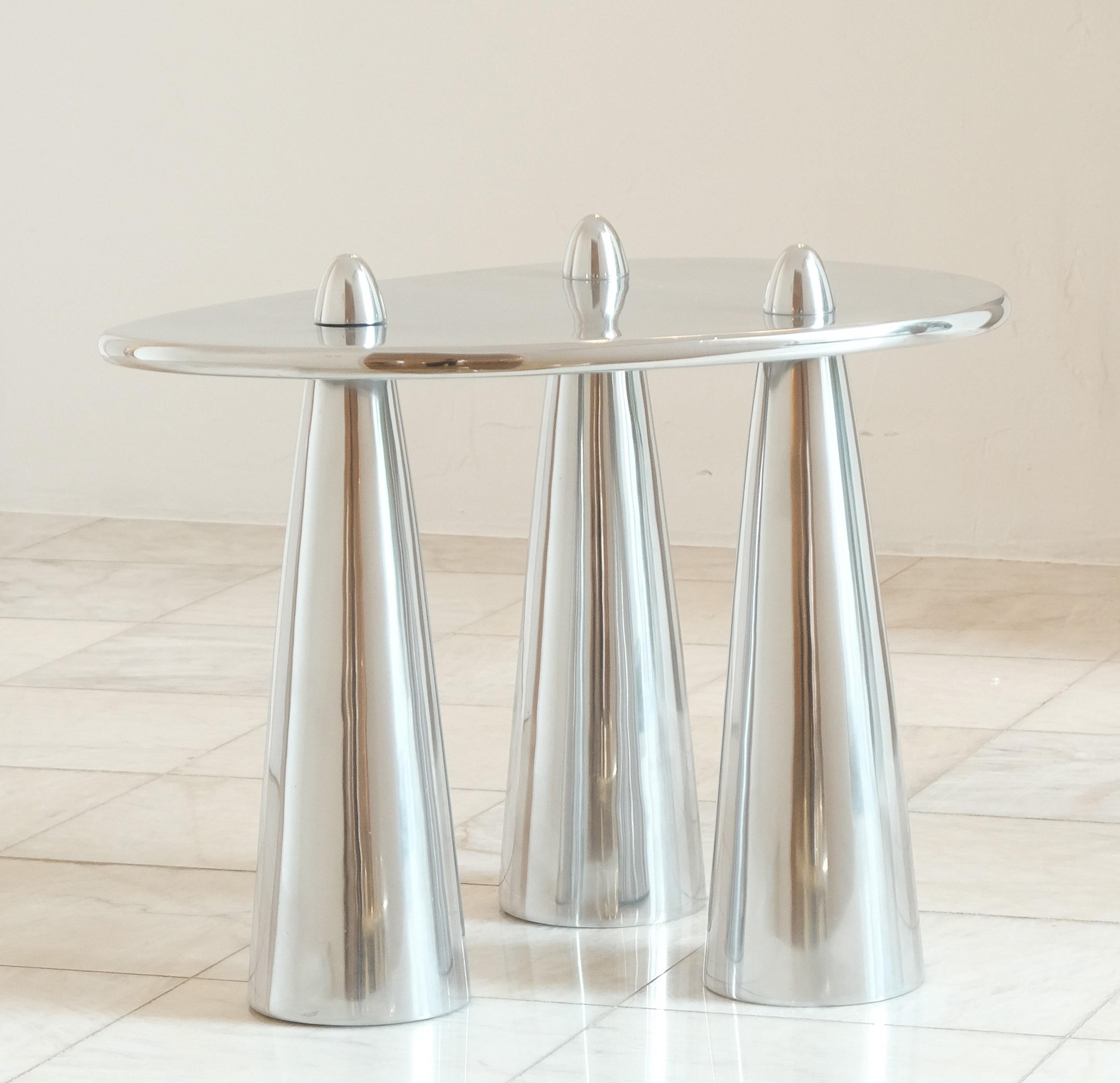 Rino III TM Beistelltisch aus poliertem Messing von Studio Orth im Zustand „Neu“ im Angebot in Geneve, CH