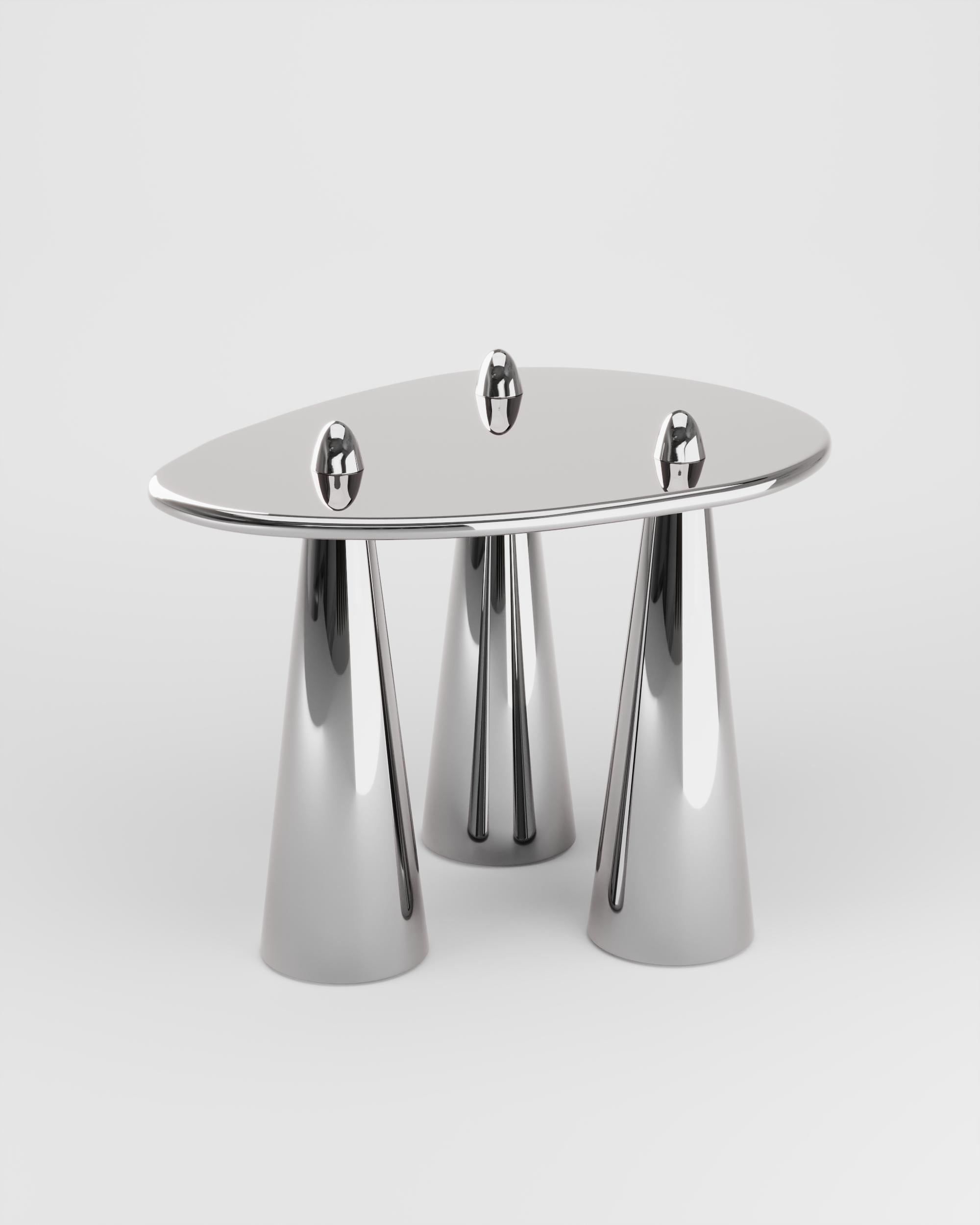 Rino III TM Beistelltisch aus poliertem Messing von Studio Orth im Angebot 1
