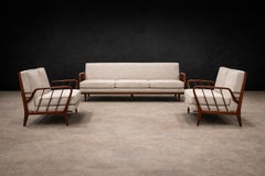 Divano moderno brasiliano in legno duro e bouclé, Rino Levi , 1960, Brasile