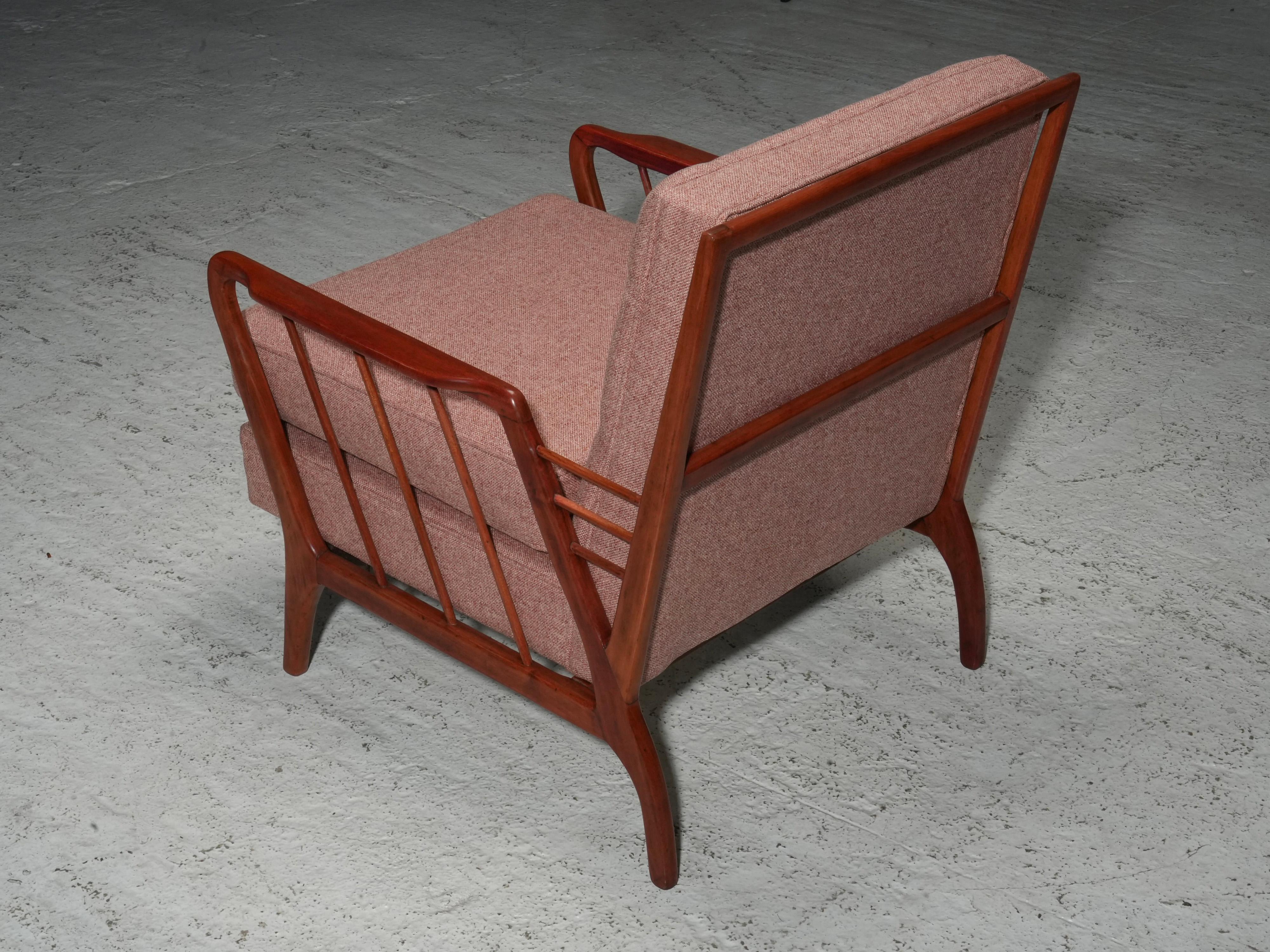 Mid-20th Century Rino Levi Lounge Chair in Peroba wood and Fabric, Brazil, 1950's For Sale