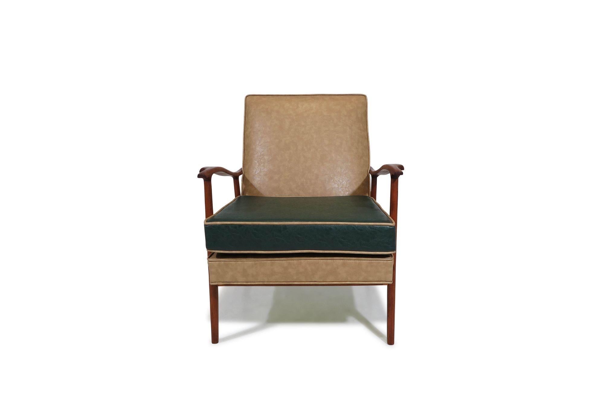 Mid-Century Modern Rino Levi Mid-century Brazilian Modern Lounge Chairs in Caviuna For Sale