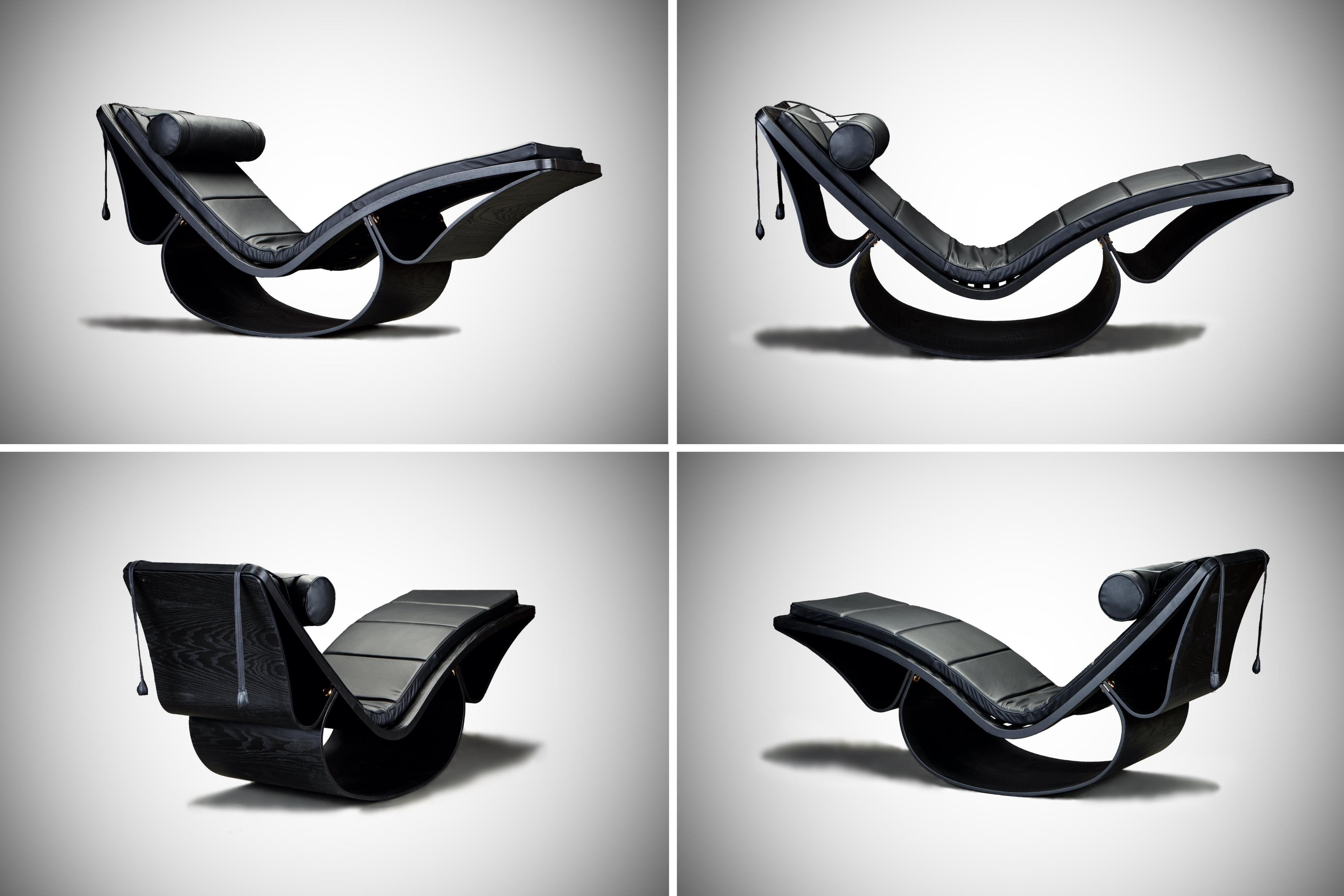 This 'Rio' sculptural rocking chaise lounge by Oscar Niemeyer for Fasem International was originally designed in 1978 and produced through this day by the same Italian maker. Featuring a sculptural frame crafted from open pore black varnished ash