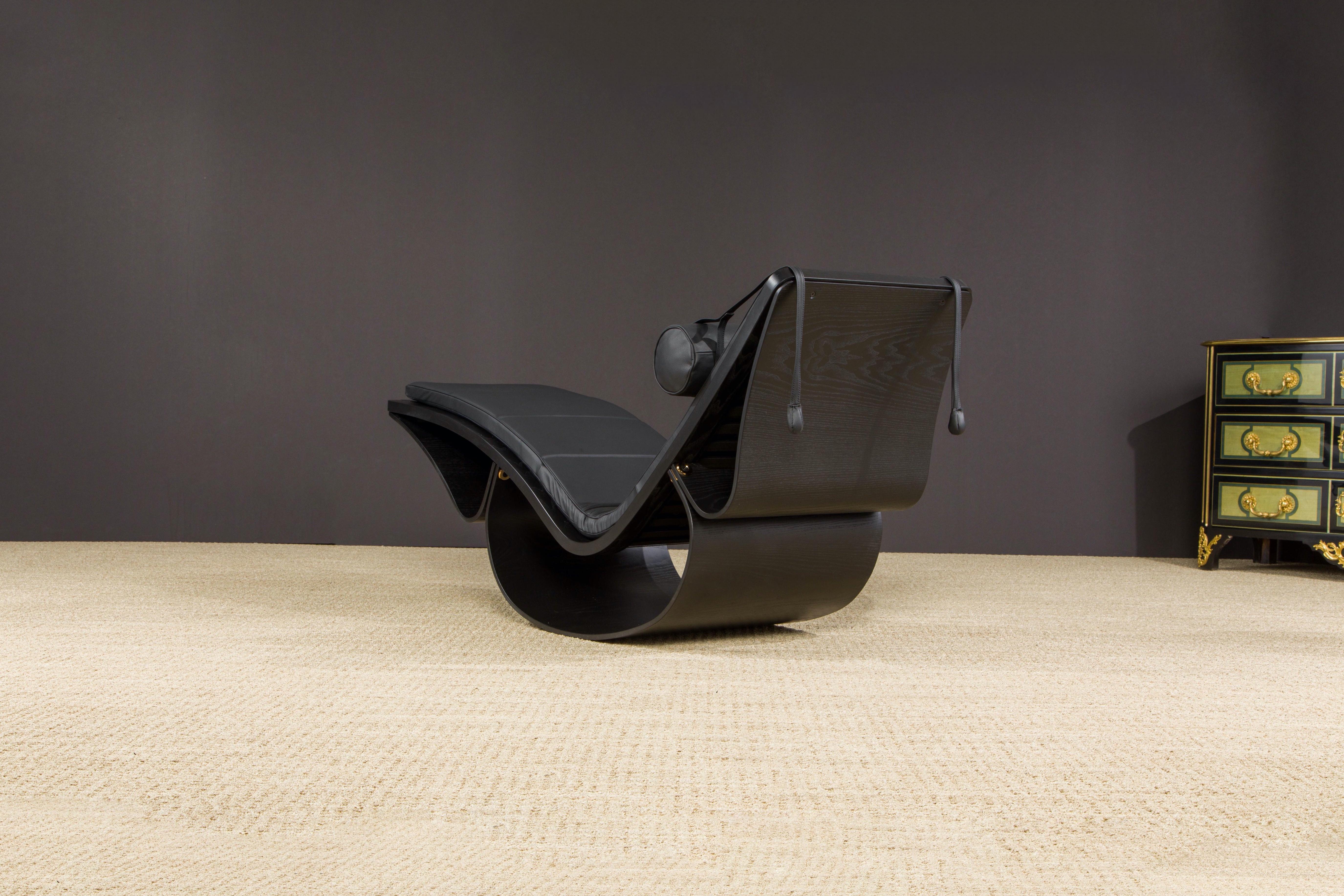'Rio' Rocking Chaise Lounge by Oscar Niemeyer for Fasem International, Signed For Sale 3