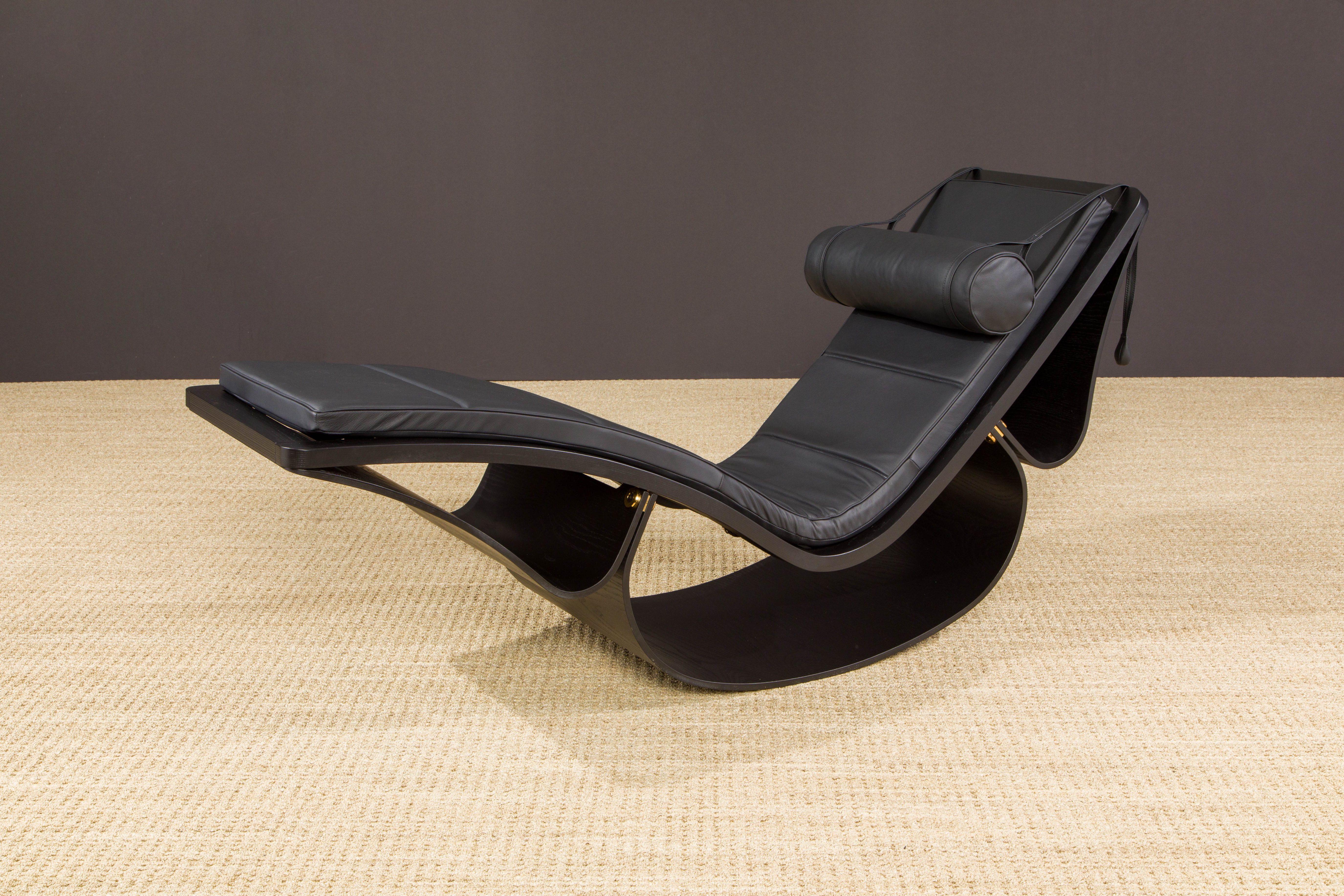 'Rio' Rocking Chaise Lounge by Oscar Niemeyer for Fasem International, Signed For Sale 4