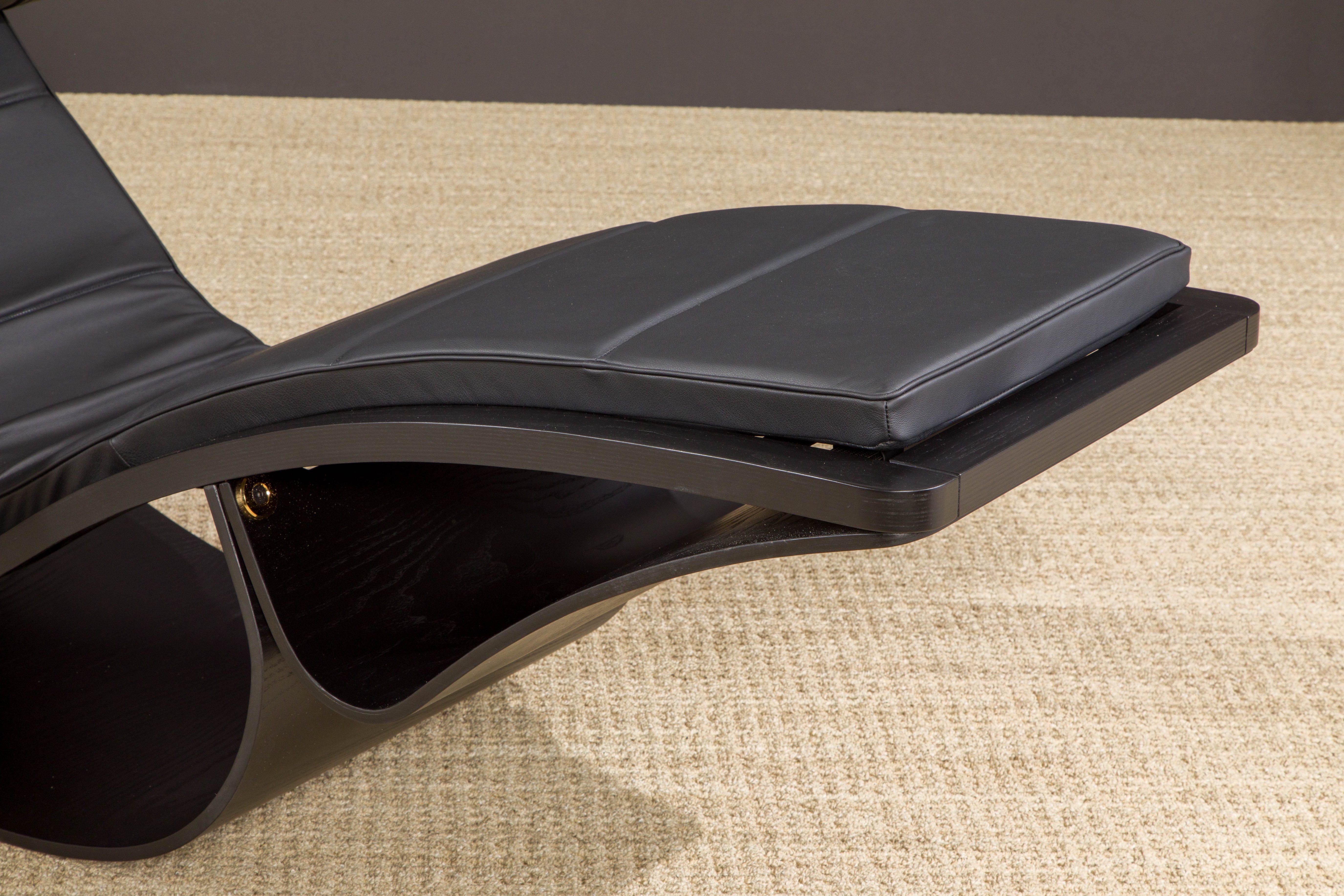 'Rio' Rocking Chaise Lounge by Oscar Niemeyer for Fasem International, Signed For Sale 6