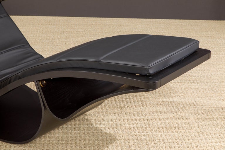 'Rio' Rocking Chaise Lounge by Oscar Niemeyer for Fasem International, Signed For Sale 9