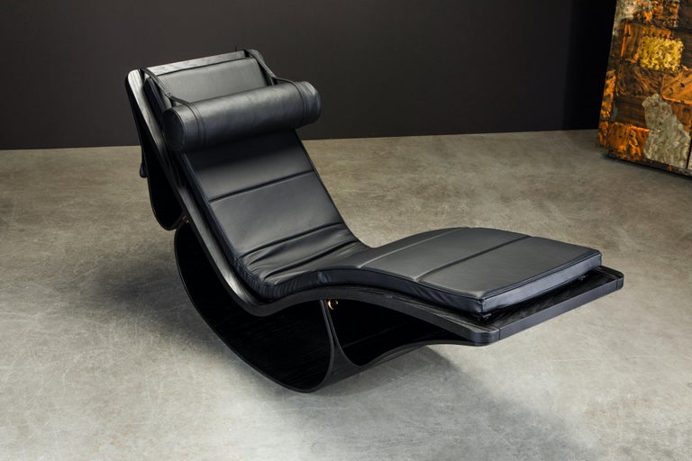 'Rio' Rocking Chaise Lounge by Oscar Niemeyer for Fasem International, Signed For Sale 1
