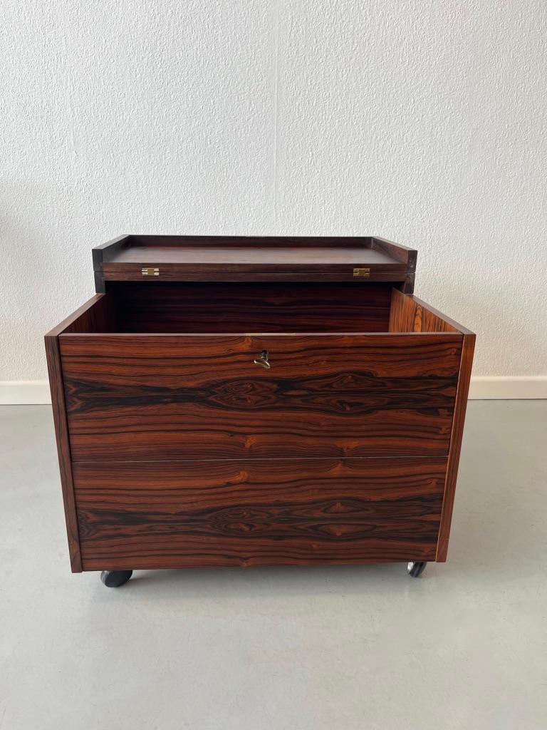 Rio Rosewood Vintage Cube Bar by Rolf Hesland for Bruskbo, Norway 1960s In Excellent Condition For Sale In Geneva, CH